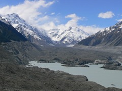 Tasman Glacier Lake icebergs and start of the glacier (in far distance) Tasman Glacier Lake icebergs and start of the glacier (in far distance)